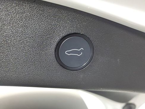 Used 2021 Tesla Model 3 Standard Range Plus image 8