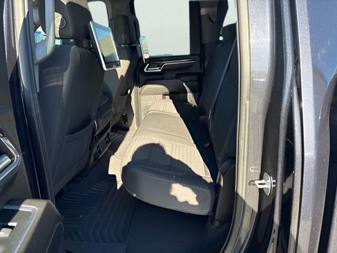 Used 2024 Chevrolet Silverado 2500 LT w/ Snow Plow Prep/Camper Package image 15