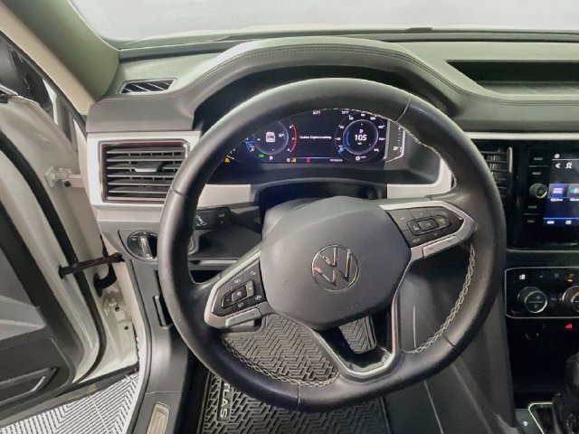 Used 2023 Volkswagen Atlas SE w/ Panoramic Sunroof Package FWD image 12