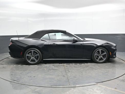 Used 2025 Ford Mustang Premium image 4