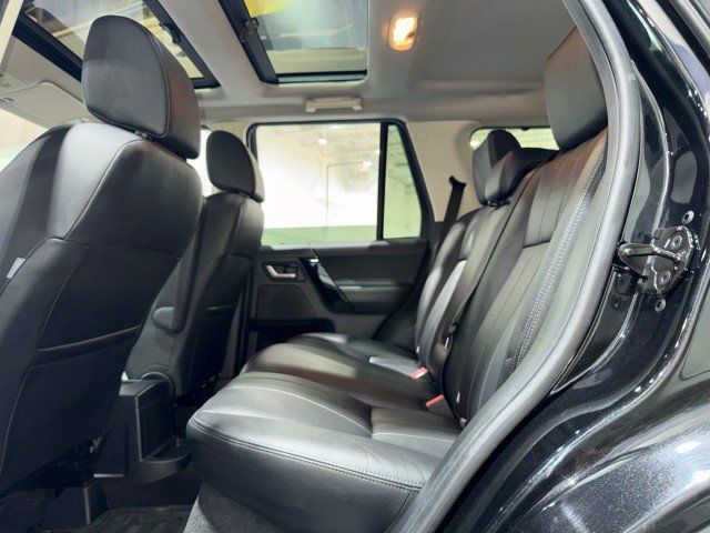 Used 2015 Land Rover LR2 AWD/4WD image 8