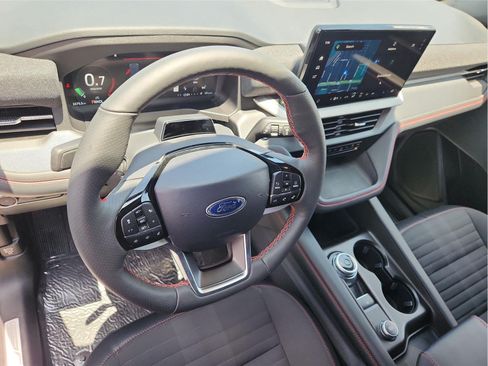 Used 2026 Ford Explorer ST-Line w/ ST-Line Street Pack AWD/4WD image 10