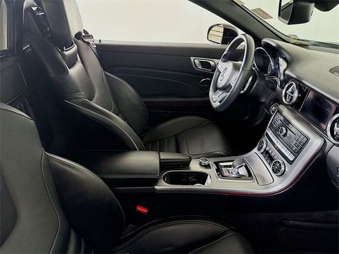 Used 2018 Mercedes-Benz SLC 43 AMG image 21