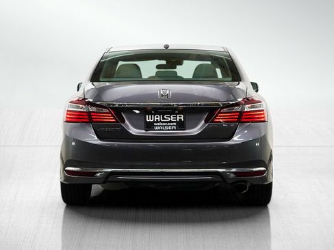 Used 2016 Honda Accord EX image 4