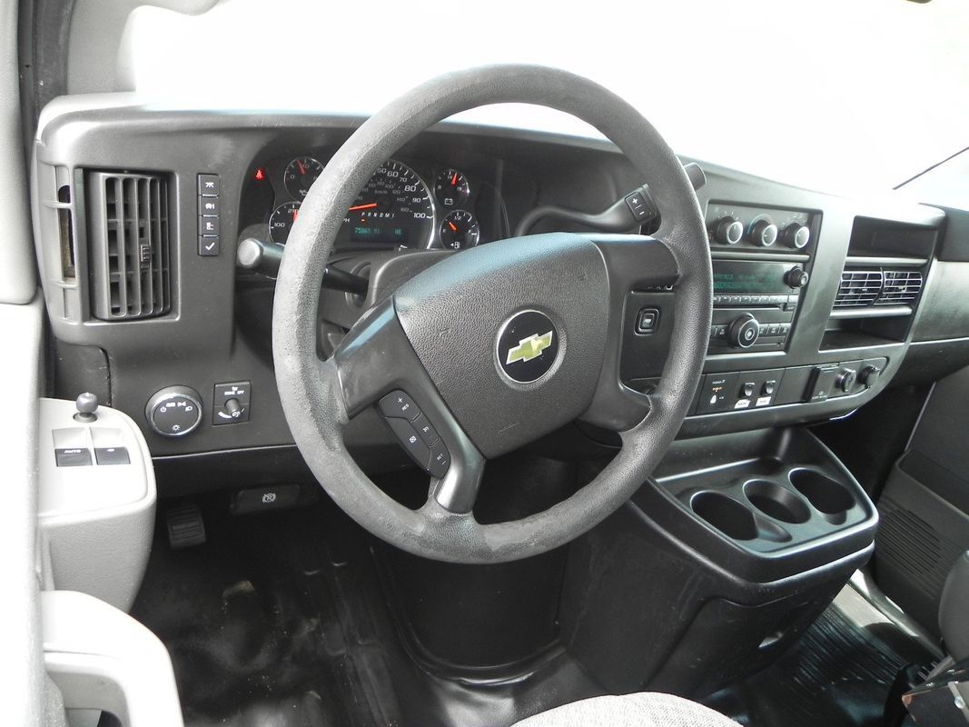 Used 2016 Chevrolet Express 3500 RWD image 10