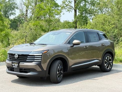 Certified 2025 Nissan Kicks SV AWD/4WD image 3