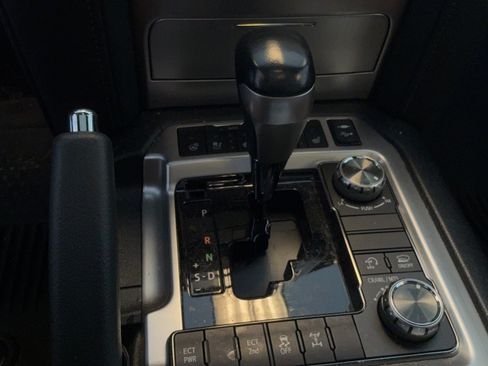 Used 2019 Toyota Land Cruiser AWD/4WD image 15