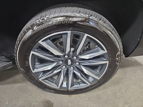 Used 2021 Cadillac Escalade ESV Premium Luxury image 36