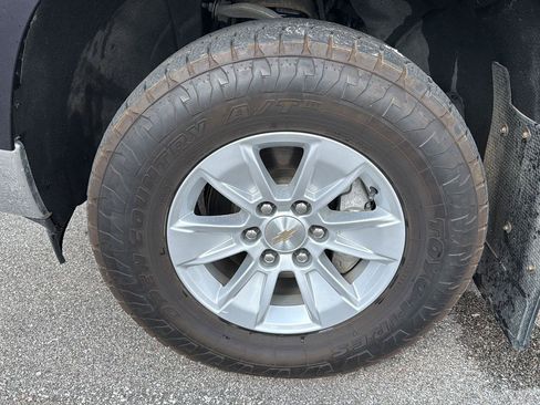 Used 2024 Chevrolet Silverado 1500 LT AWD/4WD image 15