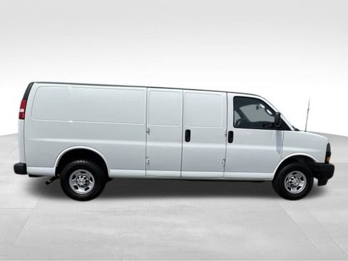 Used 2023 Chevrolet Express 2500 Extended RWD image 21