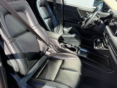 Used 2024 Lincoln Corsair AWD image 11