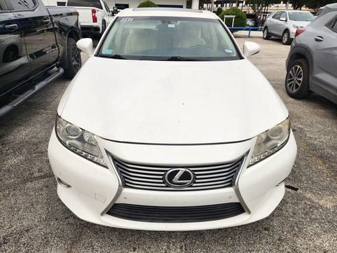 Used 2015 Lexus ES 350 w/ Premium Package FWD image 2