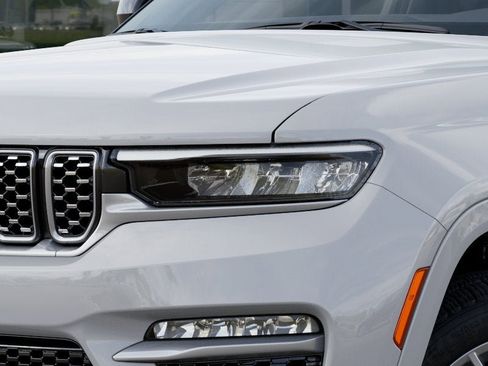 New 2025 Jeep Grand Cherokee Summit image 32
