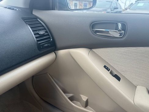Used 2011 Nissan Altima 2.5 S FWD image 17