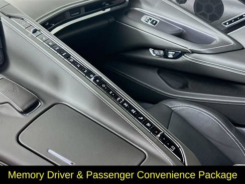 Used 2025 Chevrolet Corvette Stingray Premium Cpe w/ Z51 Performance Package RWD image 21