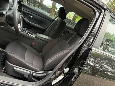 Used 2025 Nissan Sentra SV FWD image 23