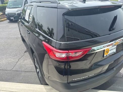 Used 2020 Chevrolet Traverse LT w/ LT Premium Package AWD/4WD image 7