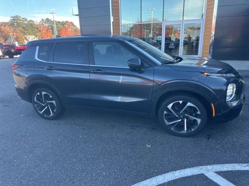 Used 2024 Mitsubishi Outlander SE image 20