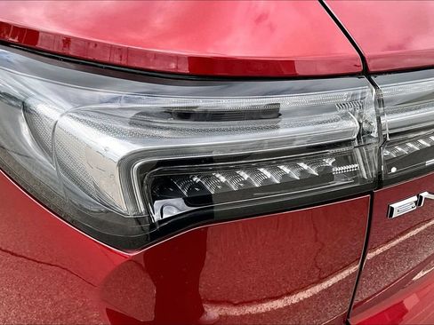 Used 2023 Buick Envision Avenir FWD image 32