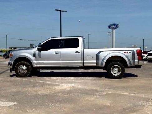 Used 2022 Ford F350 XLT w/ XLT Premium Package AWD/4WD image 5