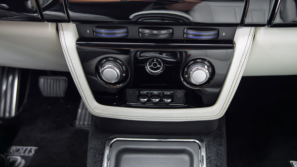Used 2014 Rolls-Royce Phantom Sedan RWD image 24