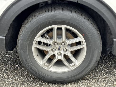 New 2026 Ford Explorer Active RWD image 18
