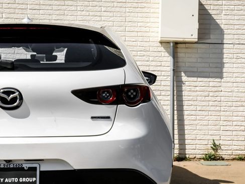 Used 2019 MAZDA MAZDA3 Hatchback w/ Preferred Package FWD image 47