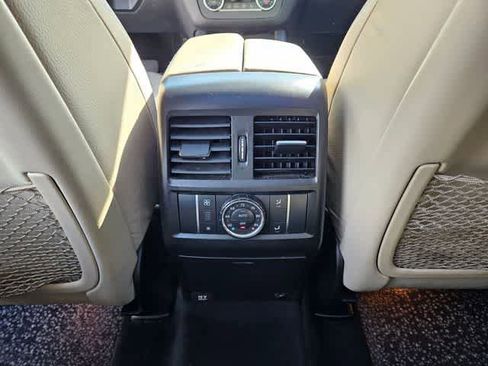 Used 2014 Mercedes-Benz GL 550 4MATIC image 18