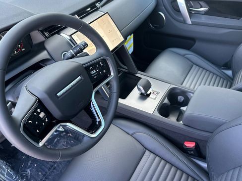 New 2025 Land Rover Discovery Sport S image 5