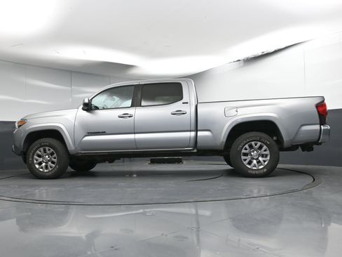 Used 2019 Toyota Tacoma SR5 image 30