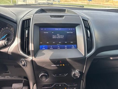 Used 2020 Ford Edge SE image 17