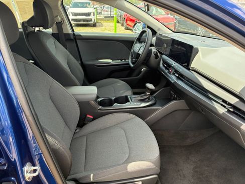 Used 2025 Kia K4 FWD image 29