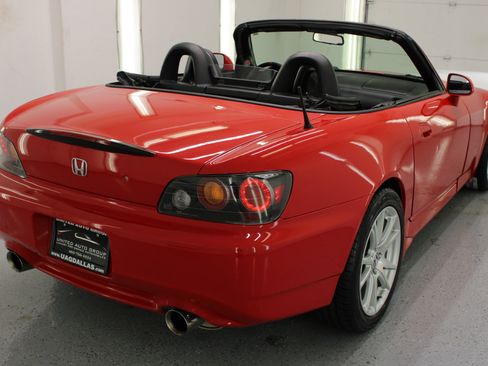 Used 2004 Honda S2000 image 9