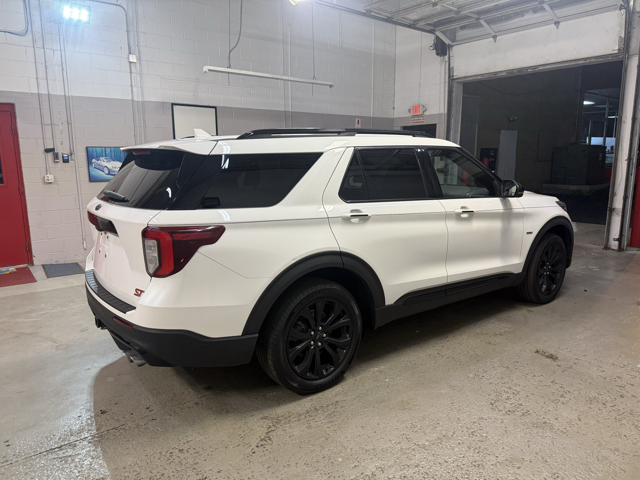 Used 2020 Ford Explorer ST w/ Premium Technology Package AWD/4WD image 8