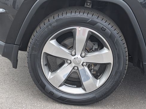 Used 2016 Jeep Grand Cherokee Limited AWD/4WD image 15