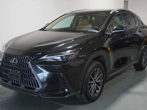 Used 2025 Lexus NX 250 FWD image 1