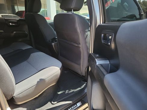 Used 2021 Toyota Tacoma TRD Off-Road AWD/4WD image 25