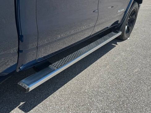 Used 2020 RAM 1500 Laramie AWD/4WD image 7