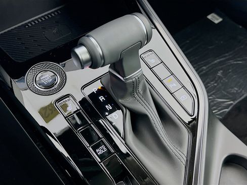 New 2025 Kia Niro EX image 12