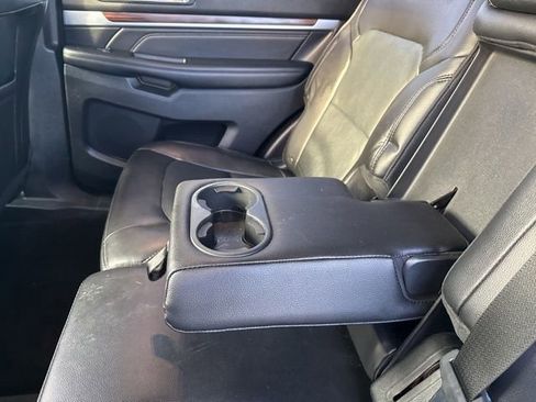 Used 2018 Ford Explorer Limited image 29