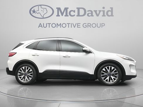 Used 2020 Ford Escape Titanium w/ Titanium Premium Package 2.0 FWD image 31