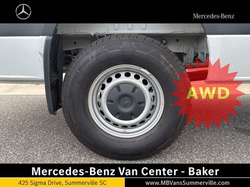 Used 2024 Mercedes-Benz Sprinter 2500 image 10