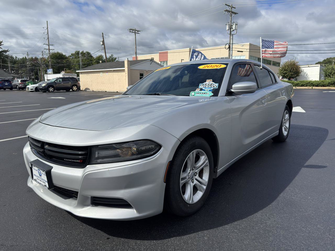 Used 2020 Dodge Charger SXT w/ Leather Interior Group RWD image 4