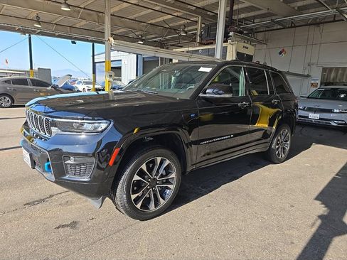Used 2022 Jeep Grand Cherokee Overland AWD/4WD image 1