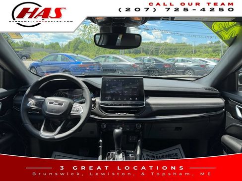 Used 2023 Jeep Compass Latitude w/ Sun and Sound Group AWD/4WD image 14