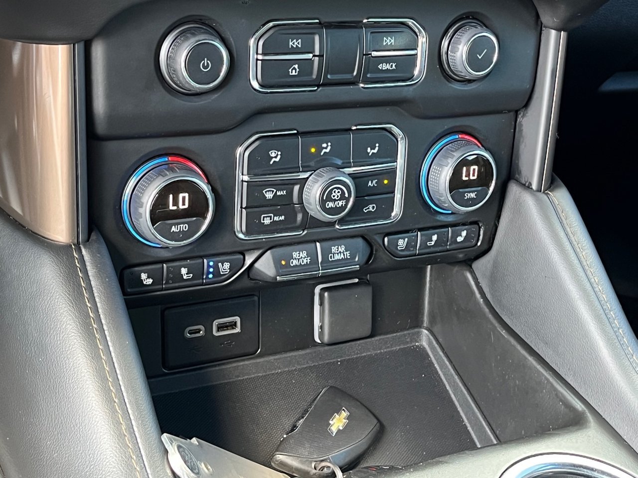 Used 2022 Chevrolet Tahoe High Country w/ LPO, Illumination Package AWD/4WD image 26