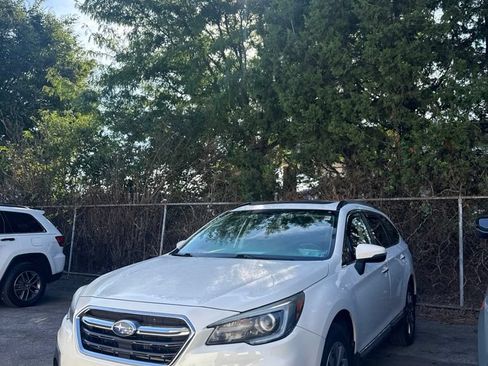 Used 2019 Subaru Outback 3.6R Touring w/ Popular Package #3A AWD/4WD image 2