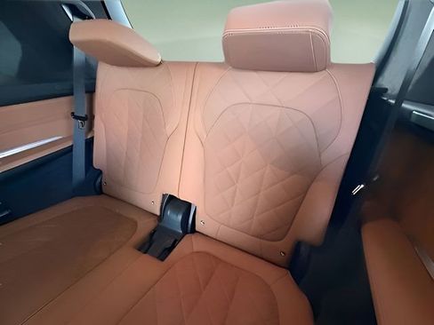 Used 2025 BMW X7 xDrive40i w/ M Sport Package AWD/4WD image 35