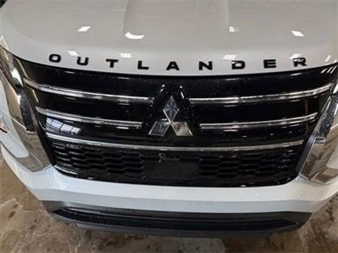 New 2026 Mitsubishi Outlander ES AWD/4WD image 31