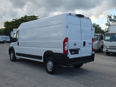 Used 2025 RAM ProMaster 2500 w/ Convenience Group FWD image 5